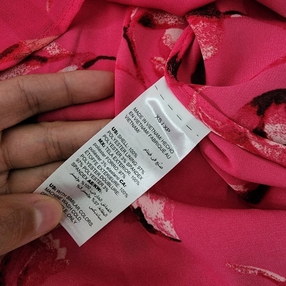 white house black market double layered floral sleeveless blouse. Size xsmall. N - Picture 6 of 7